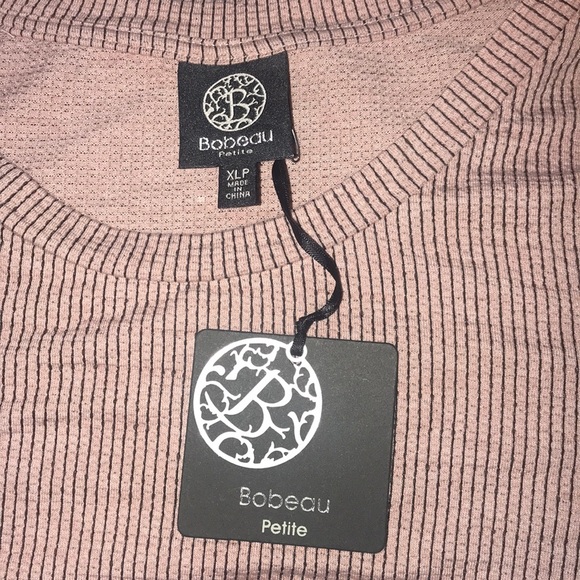 New adorable Bobeau top - Picture 3 of 6